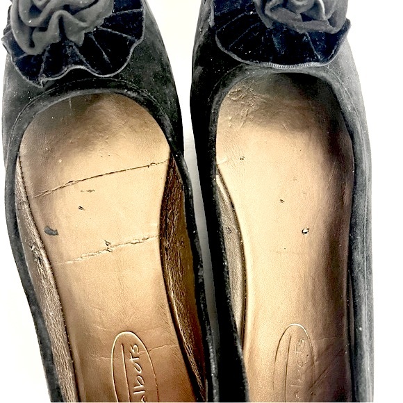 Talbot's Vintage Black Suede Ballet Flats Front Accent Flower Women’s Size 8 - Picture 10 of 11